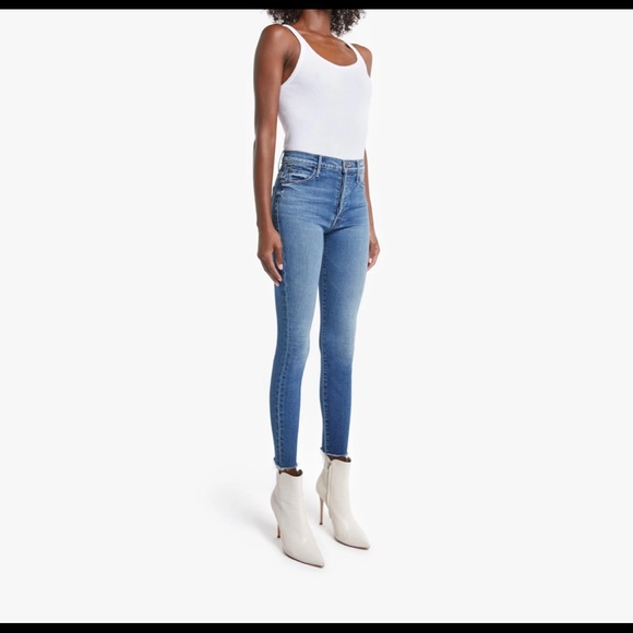 MOTHER Denim - NWT MOTHER JEANS THE STUNNER ANKLE FRAY